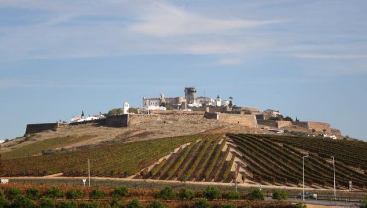 Subir às Fortificações de Estremoz