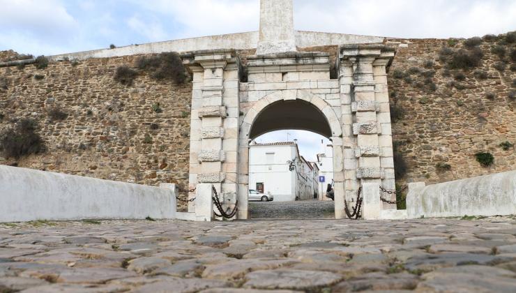 Fortificação Abaluartada de Estremoz - Porta de Évora